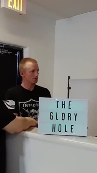 Prova Privata Al Gloryhole per Sissy CD Succhiacazzi