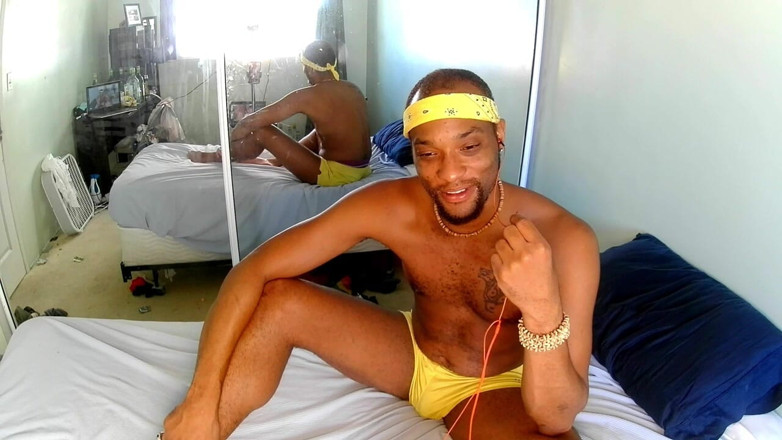 Kennie Jai: Big Cumshot!