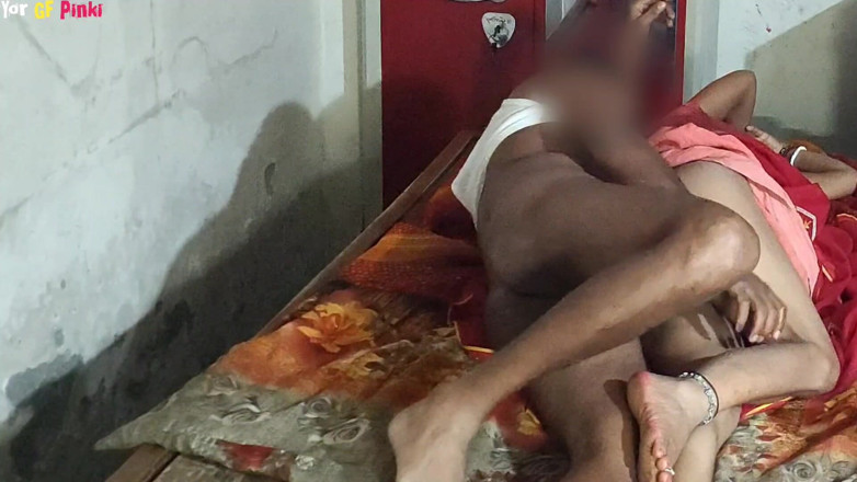 yourrajkumari: In assenza del fratellastro, il fratellastro più giovane scopa tutta...