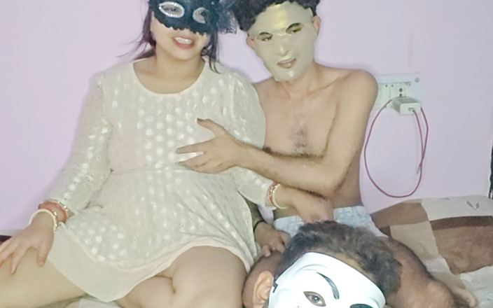 ThreesomeMeenaRocky: Bývalý přítel a přítel měli doma sex ve třech