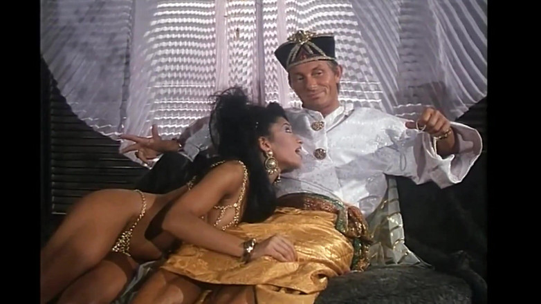 Vintage megastore: Christoph Clark fode uma morena deslumbrante em filme vintage italiano