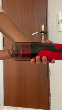 Compré un masturbador automático japonés y descubrí que mi polla no encajaba adentro