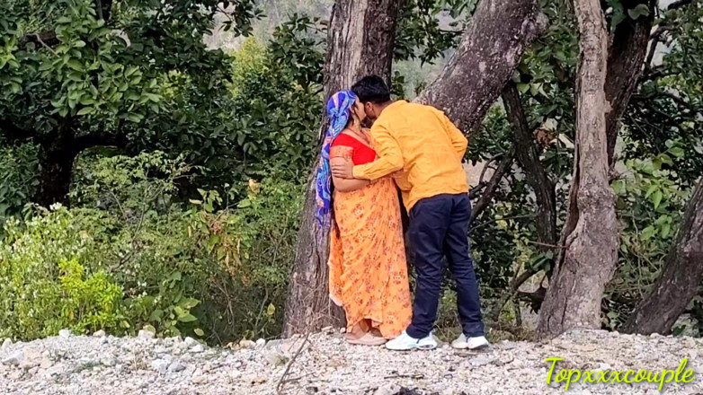 Topxxxcouple: Desi Village Bhabhi Enjoyful Fuck Video
