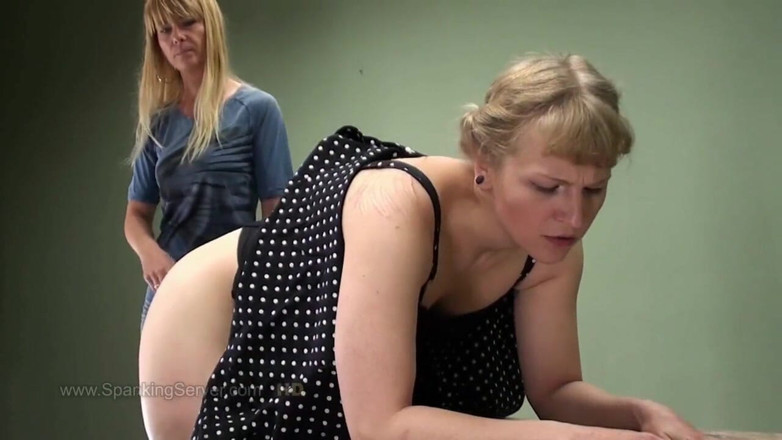 Spanking Server: Sara dây đeo