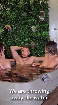 Seks in de jacuzzi, swinger, latina's, cuckolds en grote tieten Silvana Lee