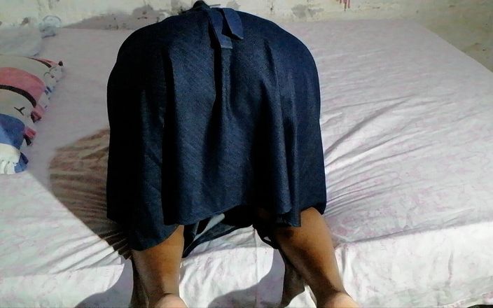 Sweety In Bed: 18+ Aziatische tiener mijn vriend vrouw kwam per ongeluk naar...