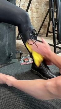 Strap-on penjara Kanada & Martinet selepas menggilap but gagal