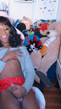 La Trans Nera Vanniall Scarica Una Sborrata Enorme in Uno Spettacolo Completo in Webcam