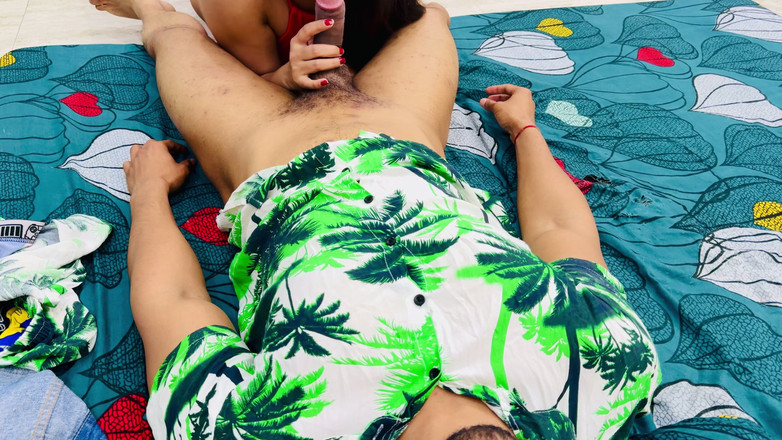 Hornycouple149: Sdílení postele s malou nevlastní sestrou na dovolené jedné šílené noci...