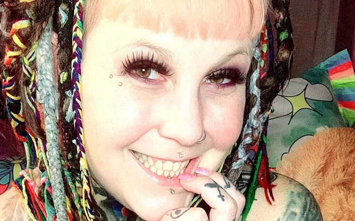 Madame Stiletto: Tattooed Girl with Dreads Plays with Tight Little Pussy