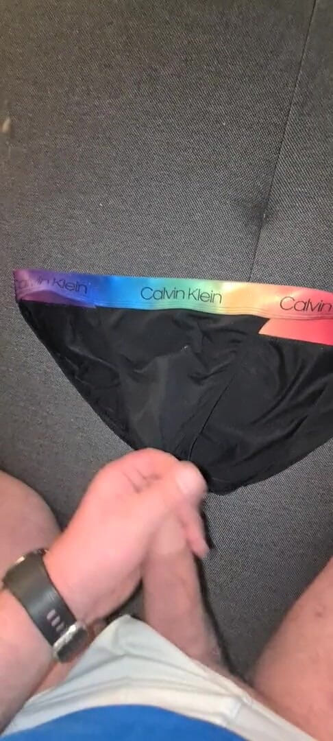 CumShorts: Vystříkej se mi na spodní prádlo