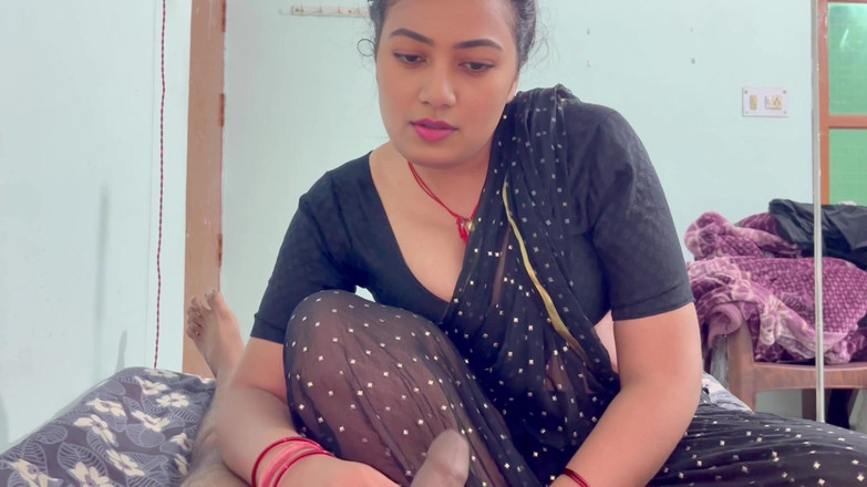 Hotty_ragini: Mama vitregă a împărțit patul de single și l-a făcut pe fiul...