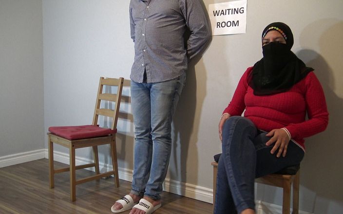 Souzan Halabi: Zamężna arabska kobieta dostaje wytrysk w poczekalni