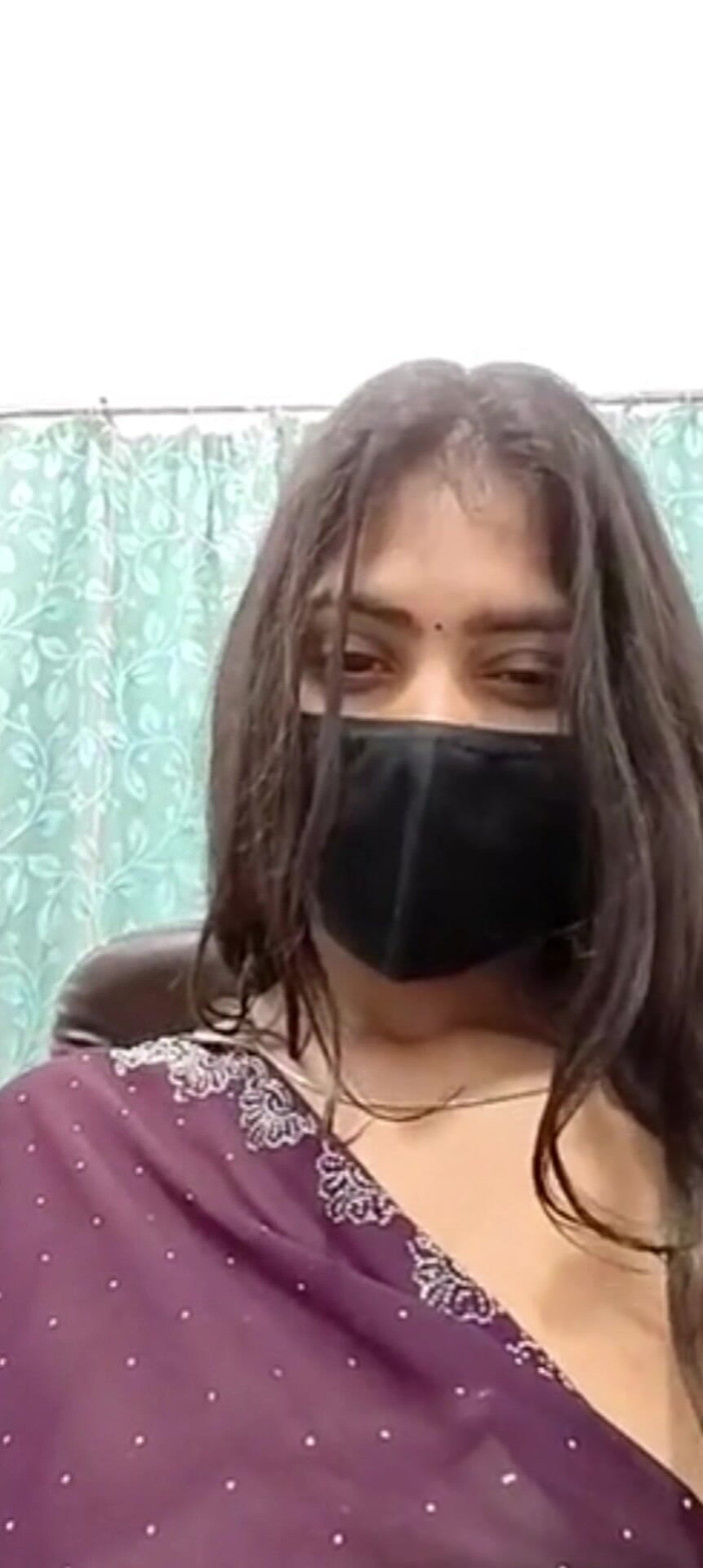 YourSexyWife: Novia muestra y presiona sus tetas en videollamada