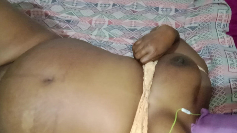 Santhi89: Tamil caliente grandes tetas joven madrastra caliente follando en casa...
