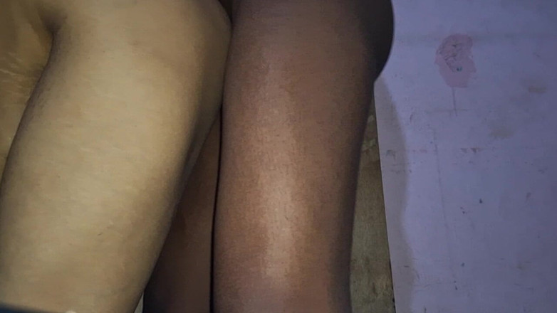 hot suman: Khara khade lagi asik berdiri dan ekornya dikupas, dia gaya...