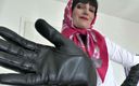 Lady Victoria Valente: Renifle mes gants de puissance