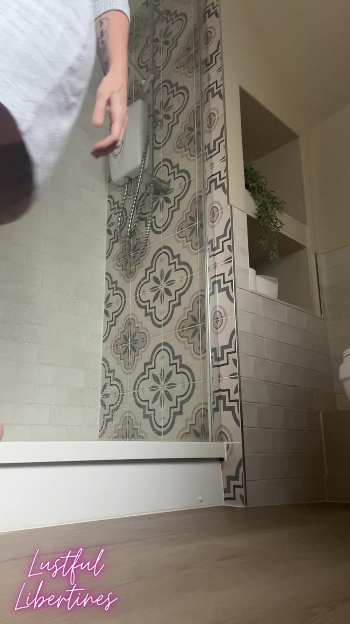 Lustful Libertines: Obcasy Siusiu Desperacja I W Moje Gładkie Nogi