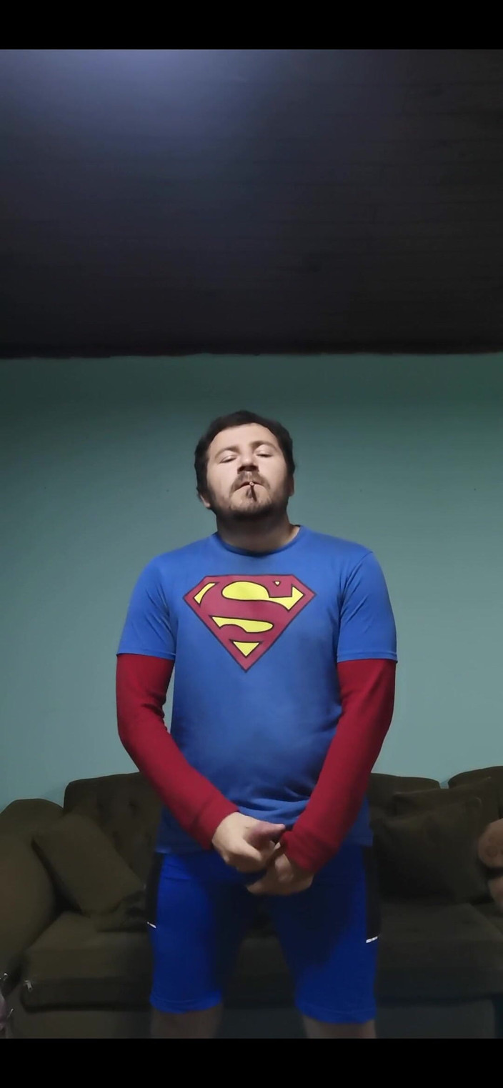 Rokkuman: Дуже гарячий супермен