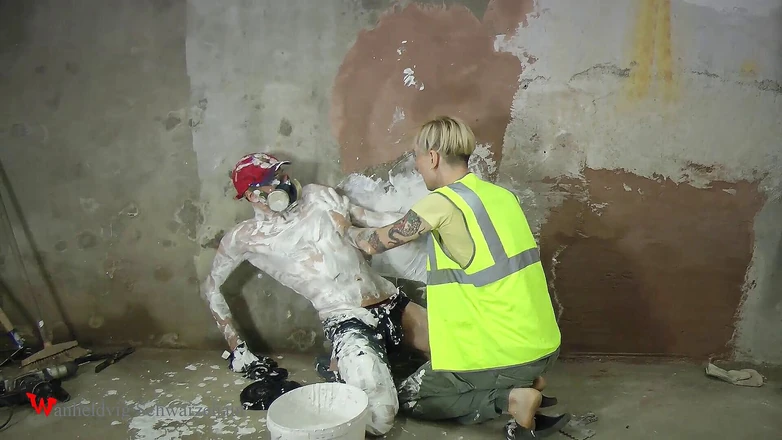 Wanheldvig: Nicky is a cheerful foreman. builder punishment