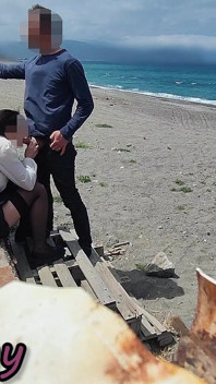 Mostrando O Pau! Boquete Arriscado Na Praia: Professor De Meia E Aluno Quase Pego! Senhoritacreamy