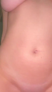 Futută în picioare pe la spate - gagica cu țâțe perfecte are parte de cea mai bună ejaculare înăuntru!