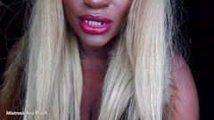 Mistress Ava Black: Malá servírující Sissy Wench