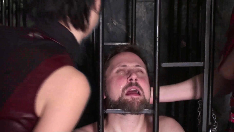 Femdom Austria: Two ladies dominate their slave