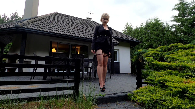 Wanilianna: Squirting hard outdoor