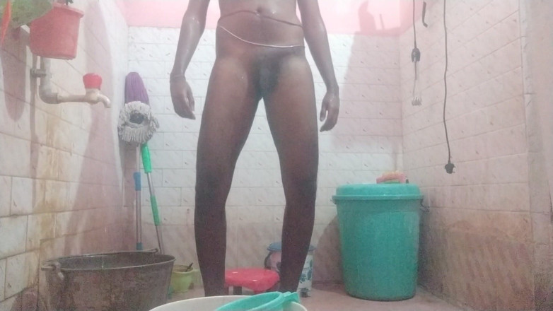 Tamil 10 inches BBC: Spettacolo di sessione sexy in bagno tamil10inchesbbc