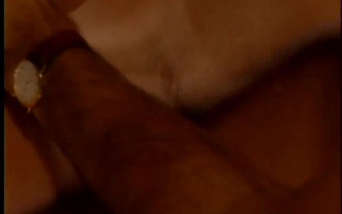 Super Babes: Due agenti biondi Johnni black e toni james seducono un...