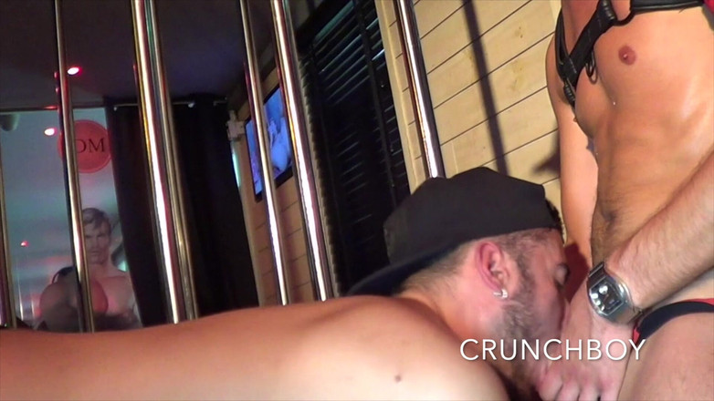 PORN FRENCH RAW FUCK CLUB X: 2315 laat gaan neuken in de openbare sauna op ex-expositie