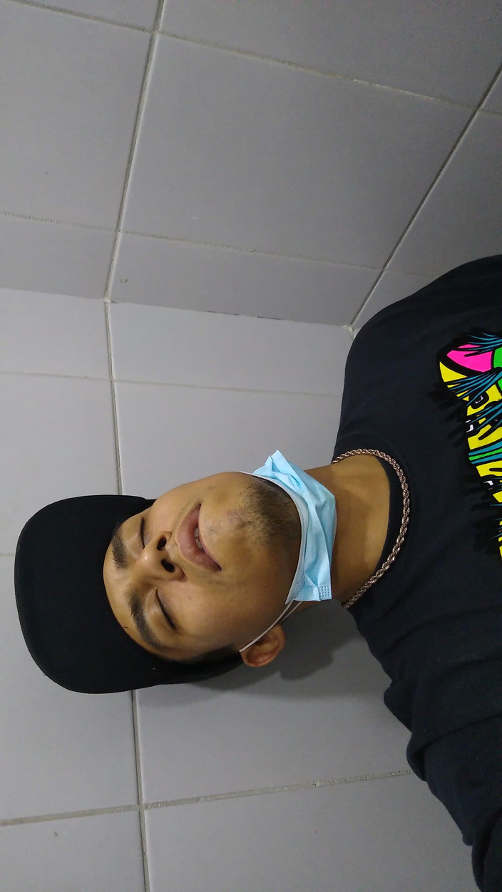 AlexAlejandro13: Aku suka bangot di pusat perbelanjaan!