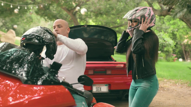 Transfixed ADULTTIME: Transfixed - 出轨女友gia paige在操aubrey kate时差点被发现