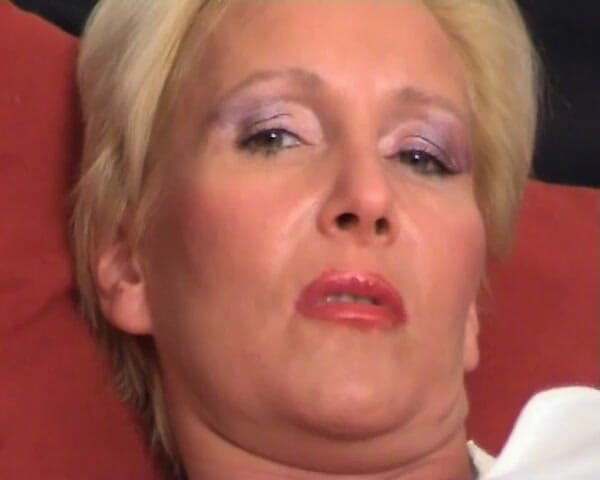 YOUR FIRST PORN: Mature and Beautiful Annabell