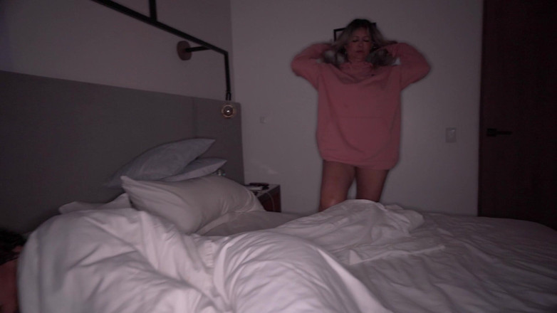 JordyFabian: Grote Borsten Stiefmoeder Raakt Van Kamer Tot Kamer in De...