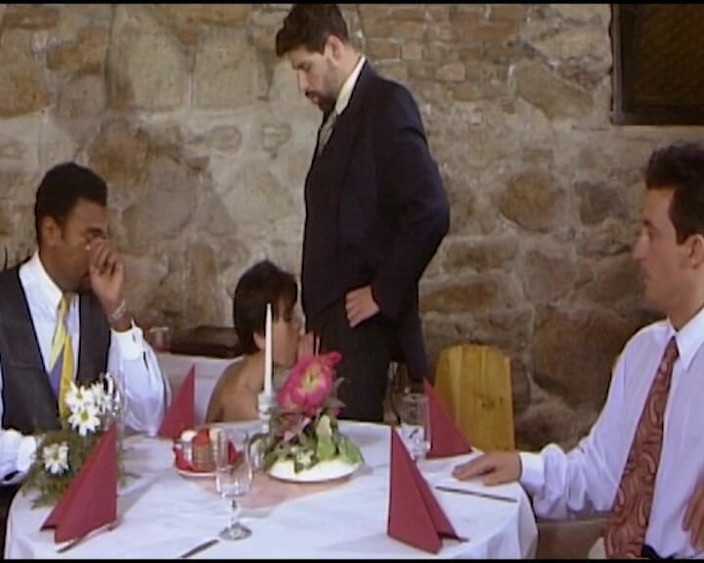 Deutsche XXX Filme: 放荡的德国婊子们和一些大鸡巴玩热辣的肛交派对