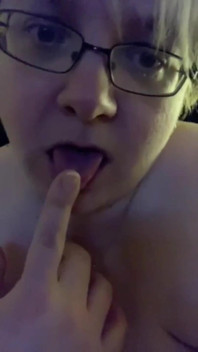 Bbwbootyful sání mých tvrdých bradavek bušení mé chlupaté tlusté kundičky