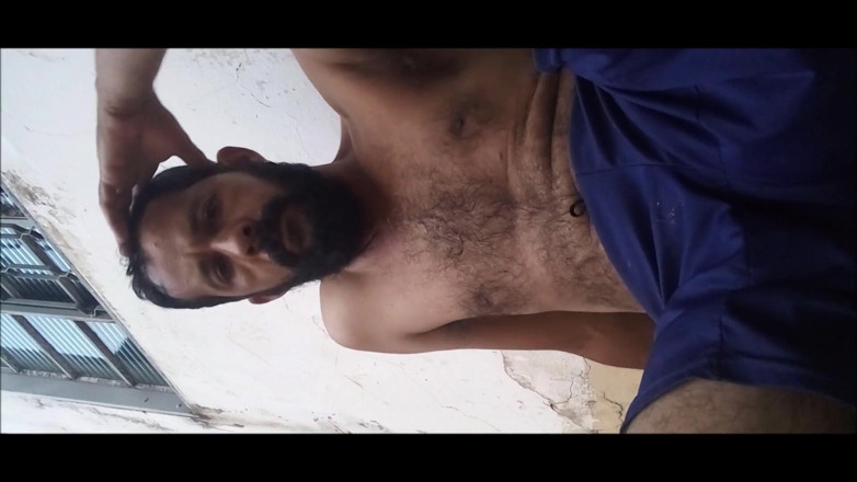 Stink HairyMale: Wanking in the yard