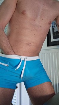 I Masturbate in My Swimsuit
