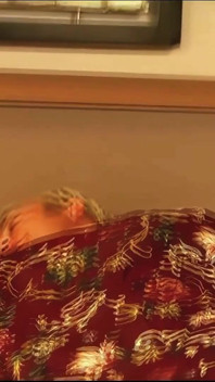 Angelina valentine succhia il cazzo, mostra il suo buco del culo e si fa ricoprire le tette di sperma