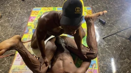 मेरे डीलर उस गांड का स्वाद चाहते थे