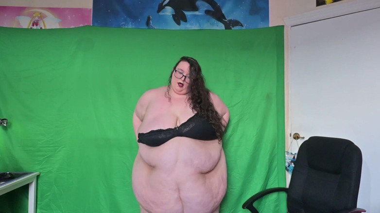 SSBBWLadyBrads: Cewek super semok lagi asik goyang sambil bugil