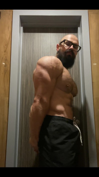 Sit and Watch at My Pumped Body