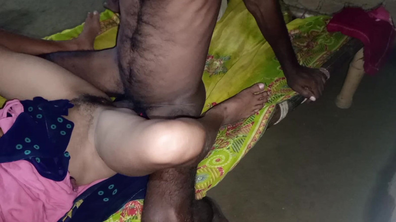 Treblsex: 德西家庭主妇 khatiya tor 性感 Chudai bhabhi