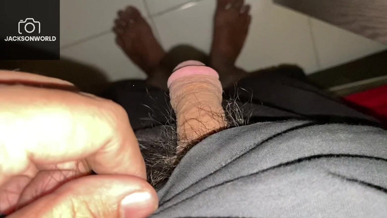 Jackson World: Гаряча сольна сесія – дивіться, як я мастурбую перед шафою, поки я більше не можу стриматися