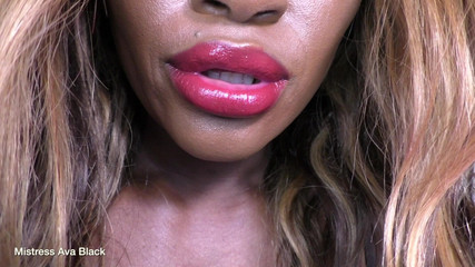 Mistress Ava Black: 私の唇の再発