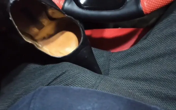 MistressNiki: I Fucked Niki's High Heels