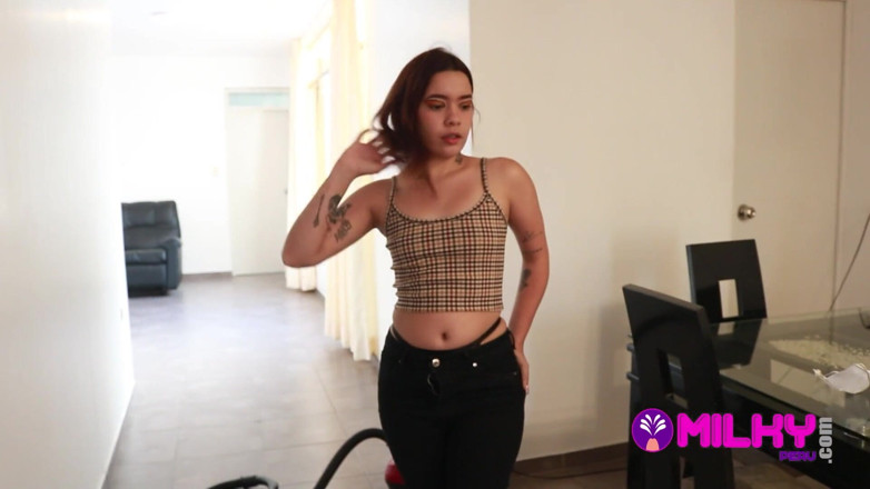 Milky Peru: Venezuelan Cleaner Fucks While Eliminating Covid-19...she Takes the Semen From...