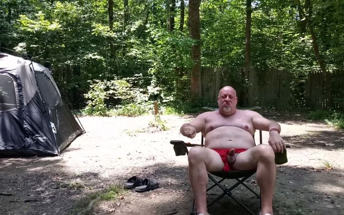 beardaddychub: Пойманный! Большой черный член застукал медведя в лесу за и наблюдаю, что происходит дальше!!